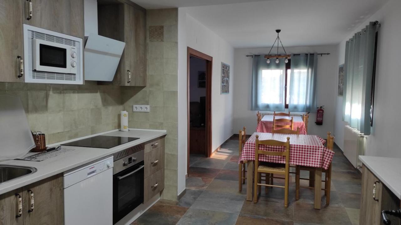 Casa Rural La Colmena Del Geoparque Наватрасьерра Экстерьер фото