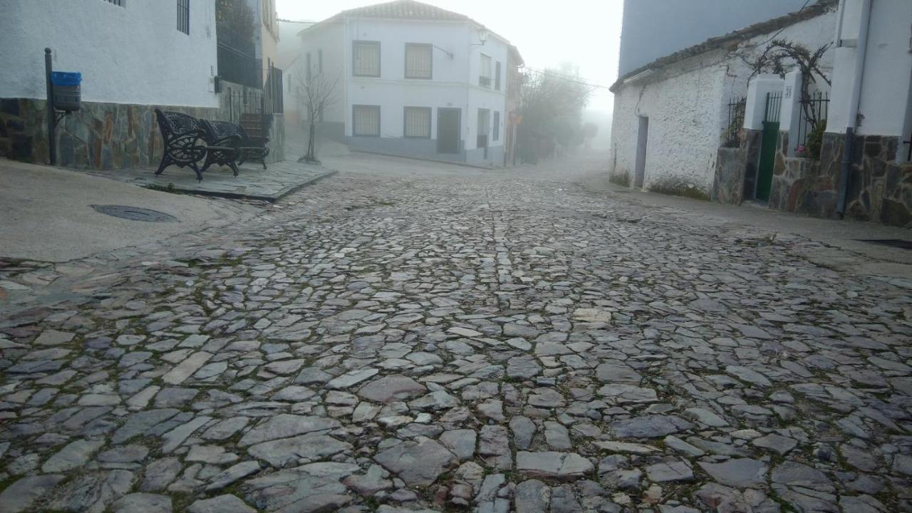Casa Rural La Colmena Del Geoparque Наватрасьерра Экстерьер фото
